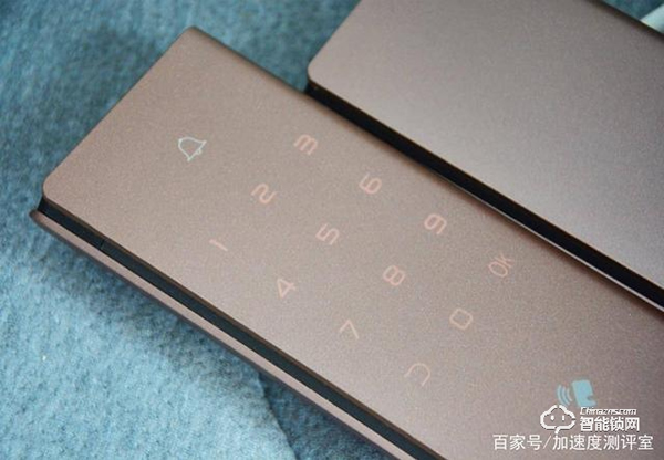 首創(chuàng)行業(yè)呼吸燈設(shè)計，斑點貓Z3智能指紋鎖實測體驗，顏值擔(dān)當(dāng)者