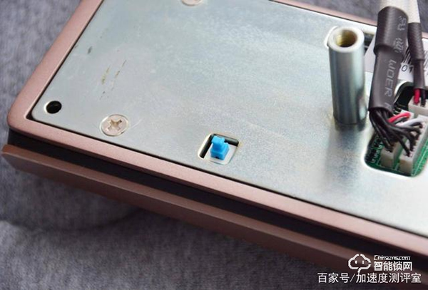 首創(chuàng)行業(yè)呼吸燈設(shè)計，斑點貓Z3智能指紋鎖實測體驗，顏值擔(dān)當(dāng)者