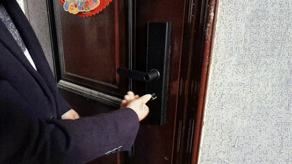 小益E205T指紋鎖，E205全新升級款，讓家更安全開門更便捷