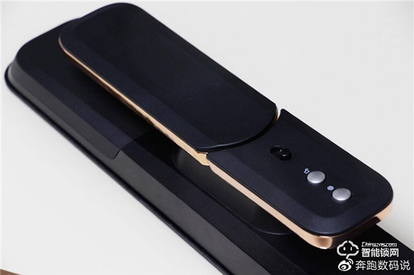 3D人臉識別開門，給家全方位守護：德施曼R8人臉智能鎖體驗