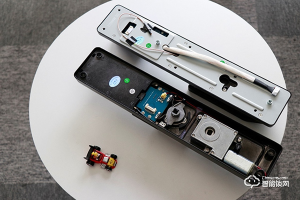 指靜脈識別+視頻語音對講，安全“看”得見：樸墅P89指靜脈智能鎖評測體驗