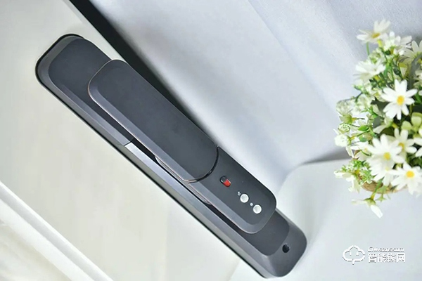 安全等級(jí)高，支持人臉識(shí)別、假鎖報(bào)警，德施曼R8智能鎖評(píng)測(cè)