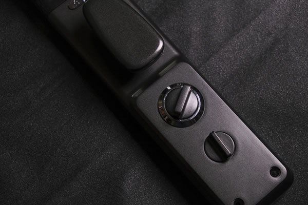 智能門鎖也帶大屏？金指碼云貓眼全自動智能鎖MK1體驗評測