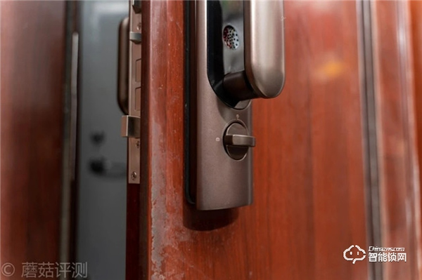 雙芯雙電機，開門更便捷，自動上鎖更放心！TCL指紋智能鎖K6C評測