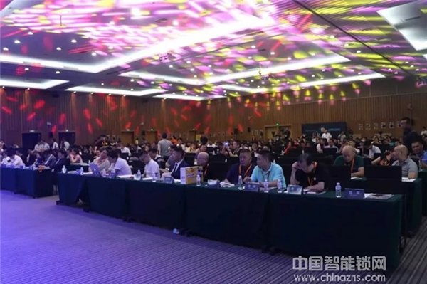 祝賀九萬里智能鎖榮獲2018“葵花獎” 引領(lǐng)行業(yè)蓬勃發(fā)展