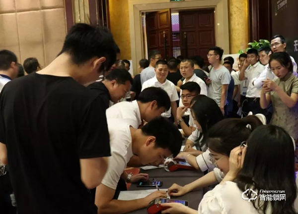 賣門賣鎖，掙錢路在王力安防