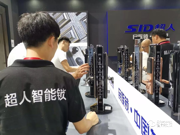 廣州建博會首秀 | 超人智能鎖攜全品類驚艷亮相，掀起熱潮！