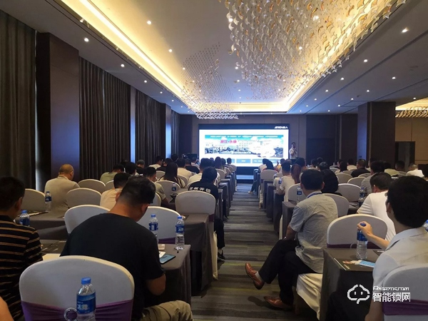 新品X1訂單火爆，超人智能鎖高峰論壇——河南站圓滿成功