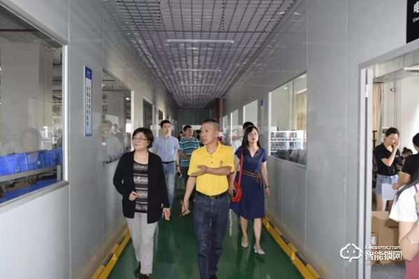 中國(guó)智能鎖行業(yè)考察團(tuán)走進(jìn)楊格