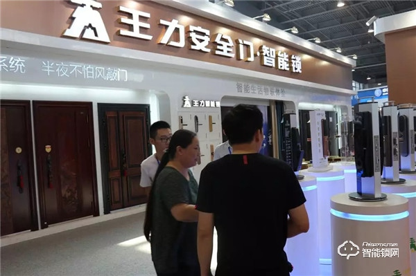 王力智能產(chǎn)品驚艷五金博覽會