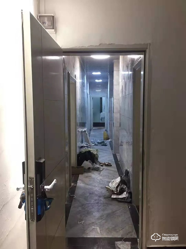 熱烈祝賀：天河梵洛居公寓安裝LoRa無線聯網公寓防盜門鎖調試完成!