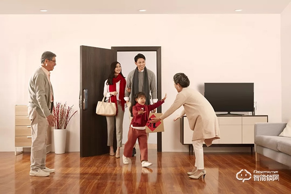 助力團圓時刻，飛利浦智能鎖全國高鐵廣告春節獻禮！