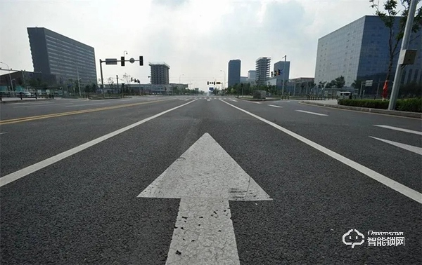 一扇門，隔絕了風(fēng)雨；一把鎖，守護(hù)了安全