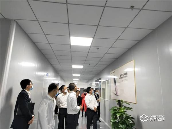 宜賓臨港麗雅領(lǐng)導(dǎo)蒞臨微盾科技考察交流