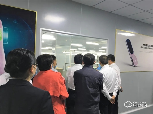 宜賓臨港麗雅領(lǐng)導(dǎo)蒞臨微盾科技考察交流