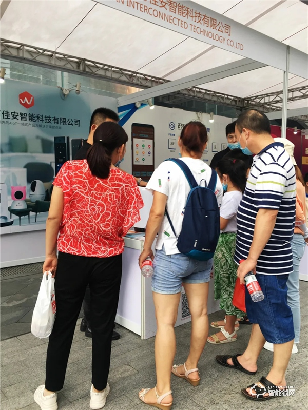 “5G+”浪潮：萬佳安中國福鎖驚艷亮相智能生活體驗展，開啟全民5G智慧新生活