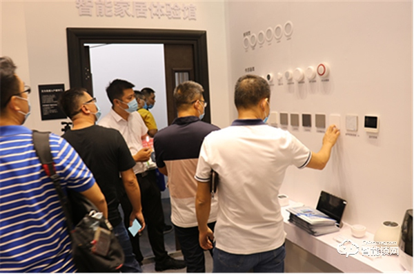 永康門(mén)博會(huì) | 王力智能產(chǎn)品引領(lǐng)行業(yè)新潮流