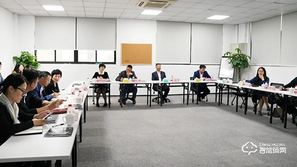 杭州市濱江區區委書記王敏帶隊調研德施曼，強調政企聯動，共同打造濱江智能鎖百億產業