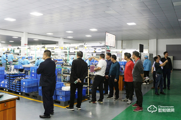 湖南江華赴粵港澳大灣區招商考察團蒞臨櫻花智能鎖考察交流