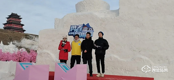 楊格智能鎖贊助戶外真人秀《勇者向前沖》，春節(jié)期間登錄多家衛(wèi)視