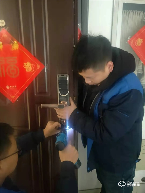 安嘉智能鎖聯手京東 | 關愛老人，惠民進小區