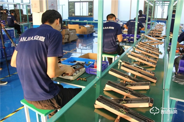 熱烈歡迎南京公安研究院蒞臨安嘉智能鎖考察