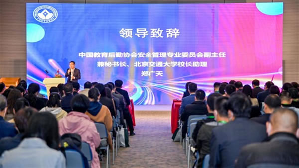 掌門物聯(lián)聯(lián)網(wǎng)型智能門鎖全新產(chǎn)品理念亮相CCLE2021后勤展，人氣爆棚！