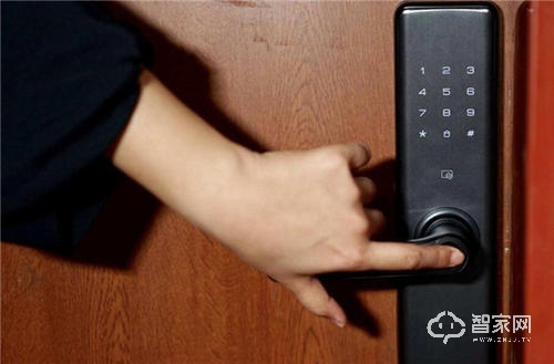 智能門鎖大熱的冷思考：智能鎖行業2019年該怎么走？