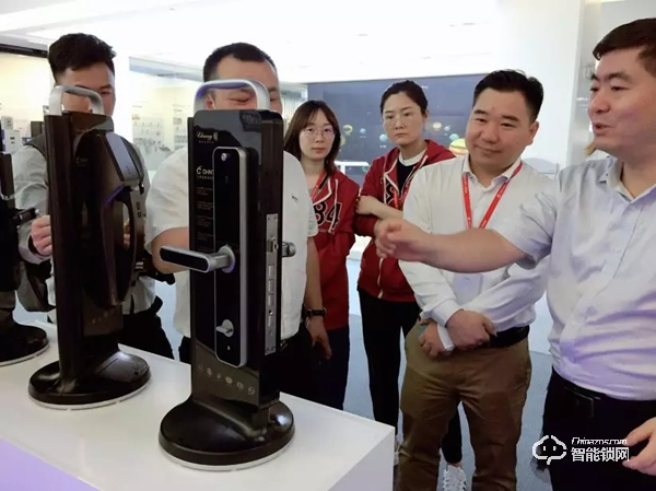 正泰智能鎖長什么樣？和中國建博葵花獎調研團一起來看看吧！