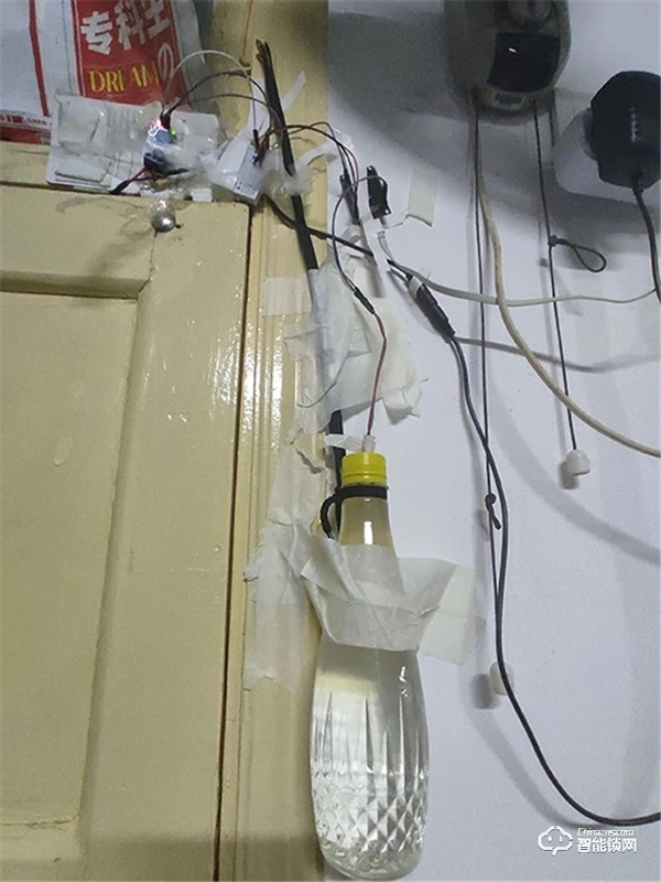 理工男將宿舍門鎖改成智能鎖：支持指紋聲控和app控制