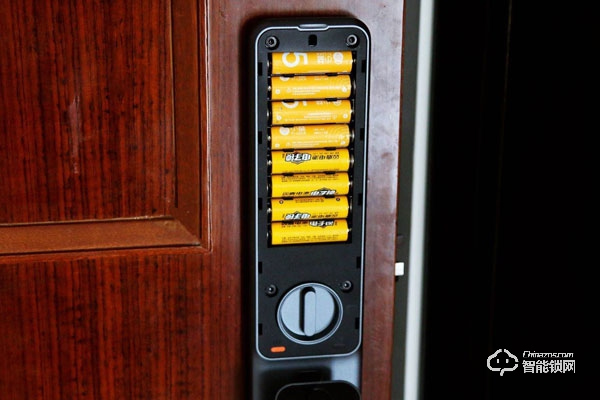 鹿客智能鎖沒電了怎么開門 鹿客智能鎖如何充電