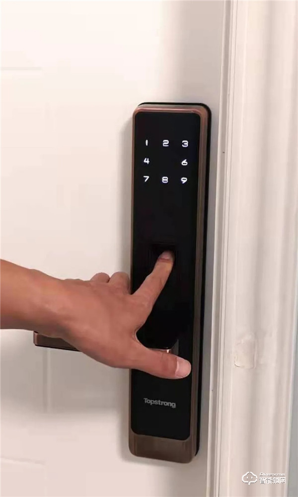 指靜脈智能鎖，讓老太太也愛開門的一把鎖！