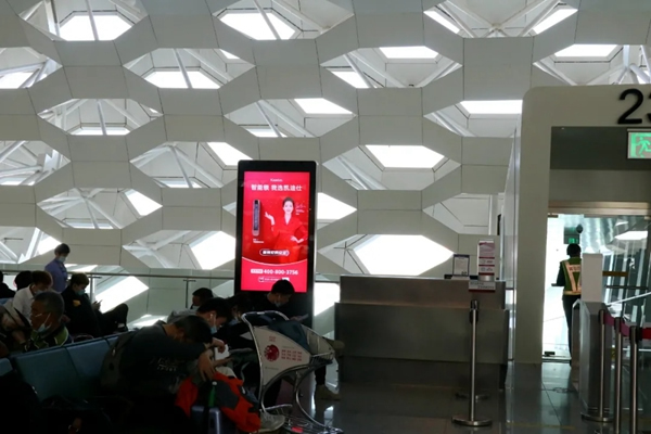 近百個登機口指示牌全覆蓋，凱迪仕新春加碼投放，持續霸屏深圳機場！