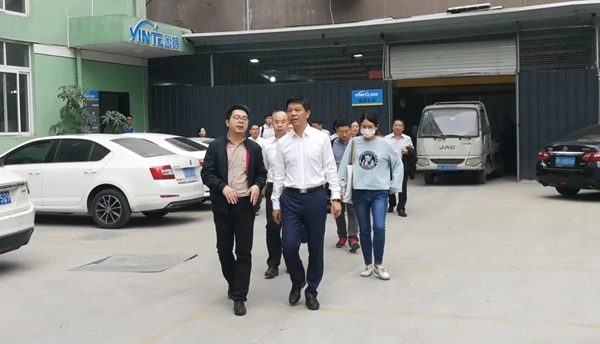 甌海區(qū)委副書記、區(qū)長曾瑞華一行視察因特