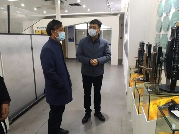 超人智能鎖迎市政協(xié)副主席林廣平現(xiàn)場(chǎng)調(diào)研指導(dǎo)復(fù)工復(fù)產(chǎn)
