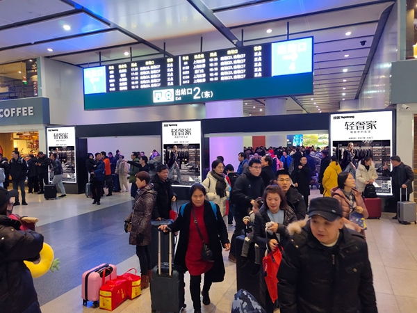 頂固輕奢家搶占高鐵C位 霸屏模式開(kāi)啟精致歸家路