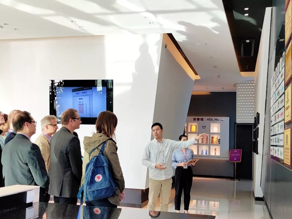 河?xùn)|智能家居迎德國(guó)耶拿應(yīng)用技術(shù)大學(xué)師生來(lái)訪HDL