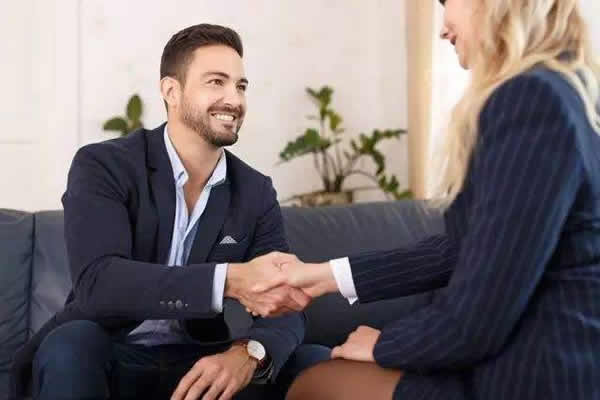 指紋鎖銷售多用數字說話，客戶才更信賴你 俗話說的好，擺事實、列數字，觀點才會更有力量。這就好像某某人吹噓自己多么多么有錢，但“有錢”只是個模糊的概念，是沒有辦法說服別人的。但如果把…