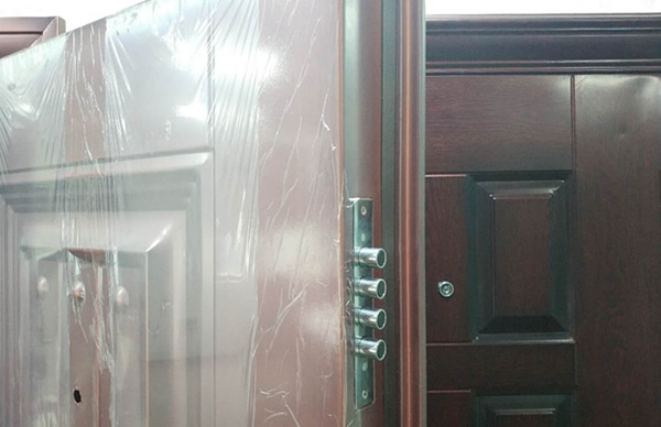 帶有天地鉤的防盜門，能安裝全自動(dòng)智能鎖嗎？