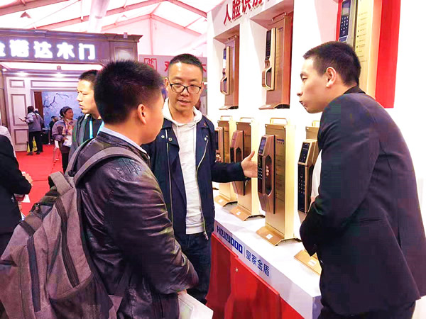 展會直擊｜皇家金盾智能鎖“爆紅”北京門博會