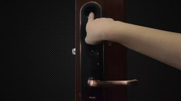 海爾智慧家居教你如何用智能鎖錄入指紋