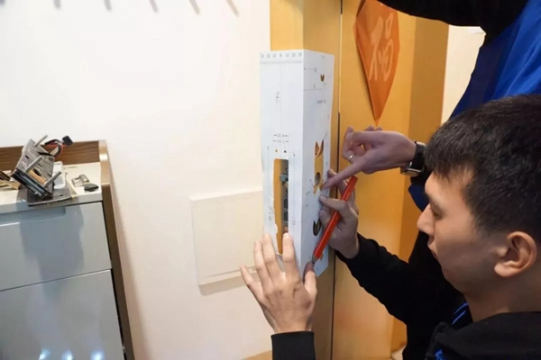 海爾智慧家居智能鎖貼心安全，治愈強迫癥