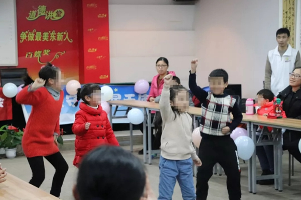 德施曼小嘀云智能鎖“曼步星空”歌舞會(huì)開啟2019溫暖新春