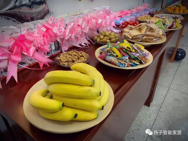 圣誕期間，揚子智能家居為員工舉辦集體生日會