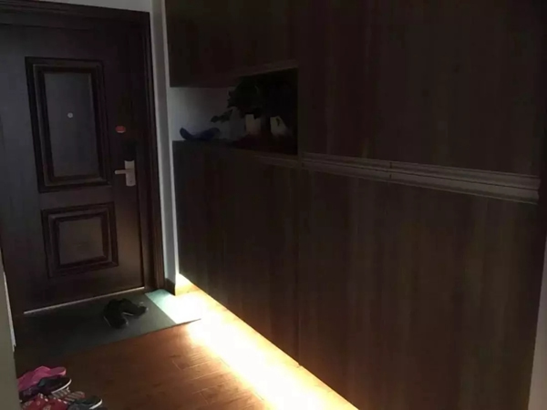 南京物聯(lián)智能家居全屋智能系統(tǒng)下的復(fù)式別墅