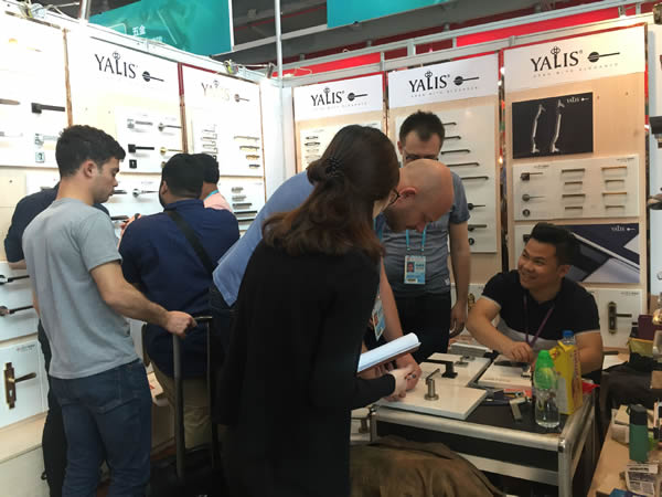 YALIS雅麗斯門鎖震撼亮相第123屆廣交會