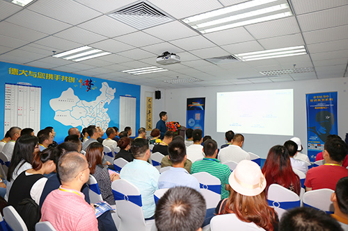 智能門鎖品牌怎么加盟才靠譜？德犬為您鋪就財富之路