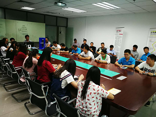 【德犬手機(jī)門鎖】開會(huì)沒(méi)玩手機(jī)被老板批評(píng)了，藍(lán)瘦…香菇…