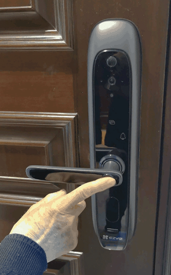 螢石智能家居：智能鎖、監控、門鈴三合一的可視門鎖體驗