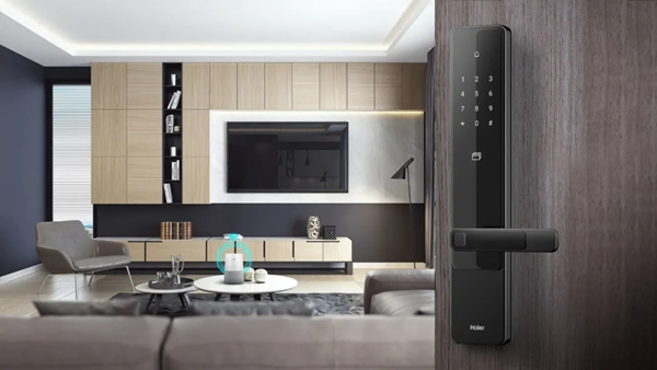 獨(dú)居生活，您需要一把海爾E18智能門(mén)鎖
